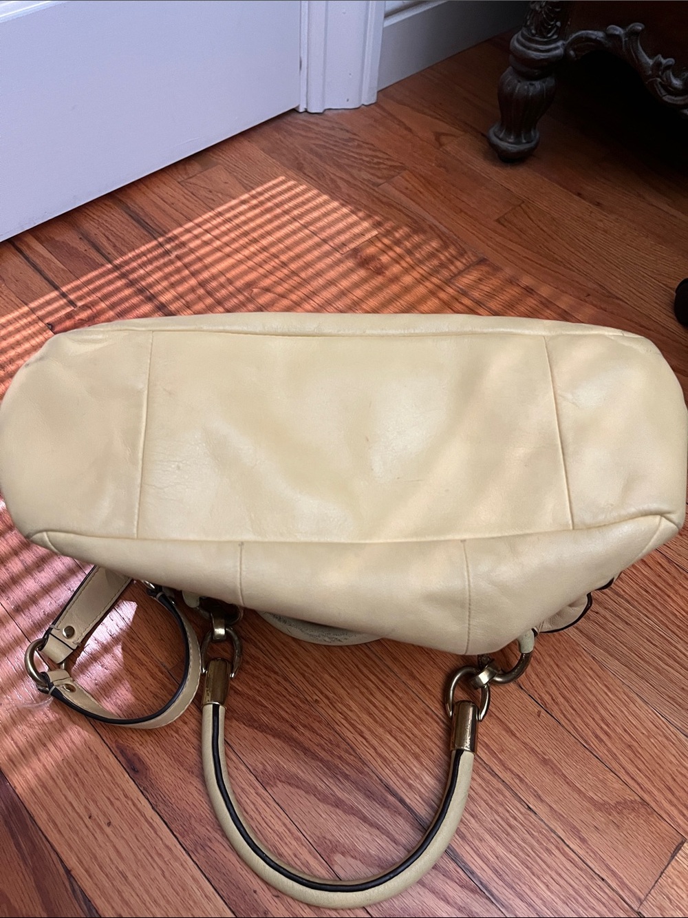 Coach Classic Yellow Leather Shoulder Bag with Top Handle - Picture 3 of 11